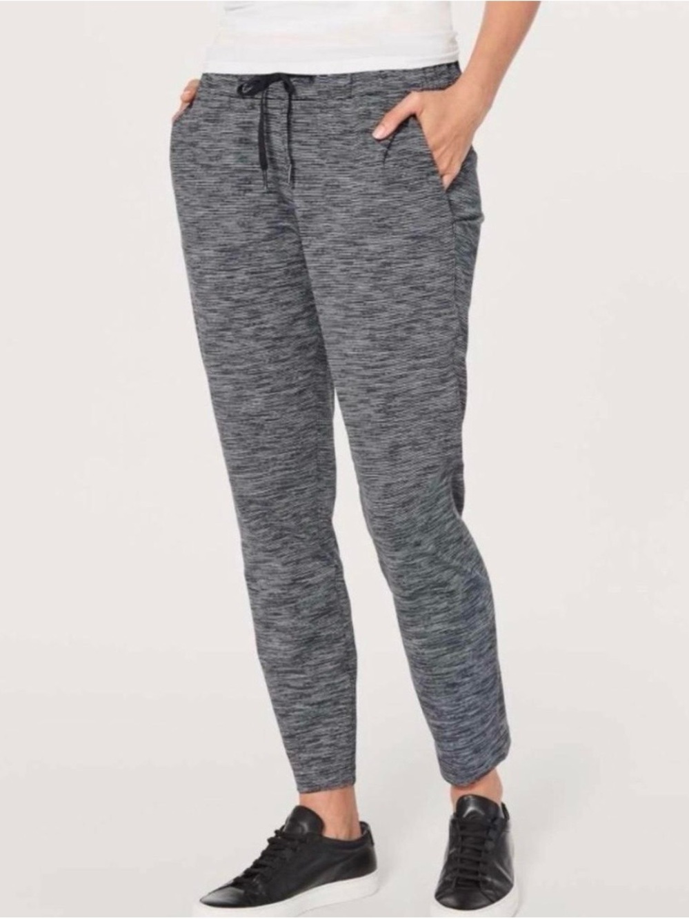 Lululemon On The Fly Pant size 8